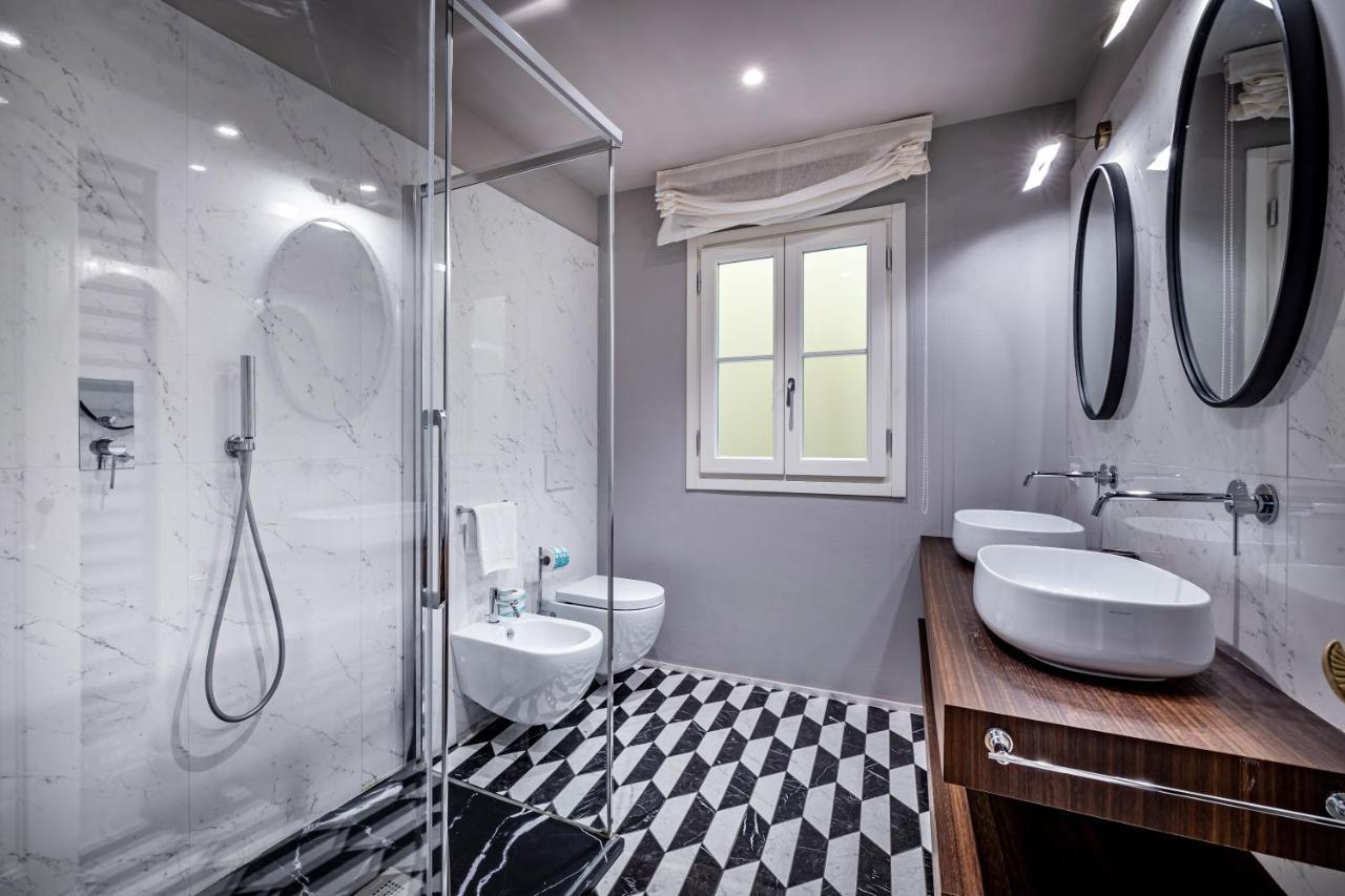 Hs4U Ricasoli Luxury apartment near Duomo N. 3 Florencia Exterior foto