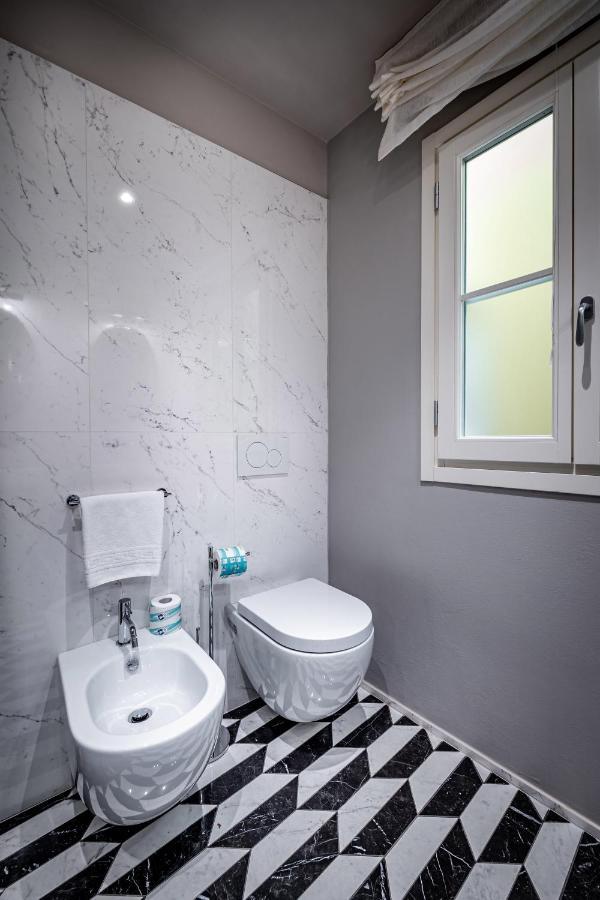 Hs4U Ricasoli Luxury apartment near Duomo N. 3 Florencia Exterior foto